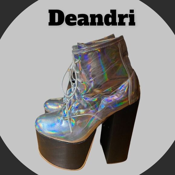 Deandri Holographic Silver Platform Heels 5 - Picture 2 of 7